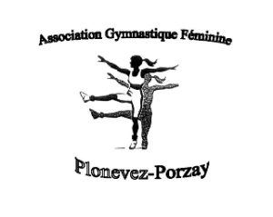 femme qui fait une pirouette sur elle même en noir et blanc